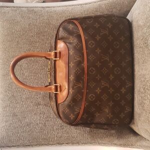 Louis Vuitton Deauville